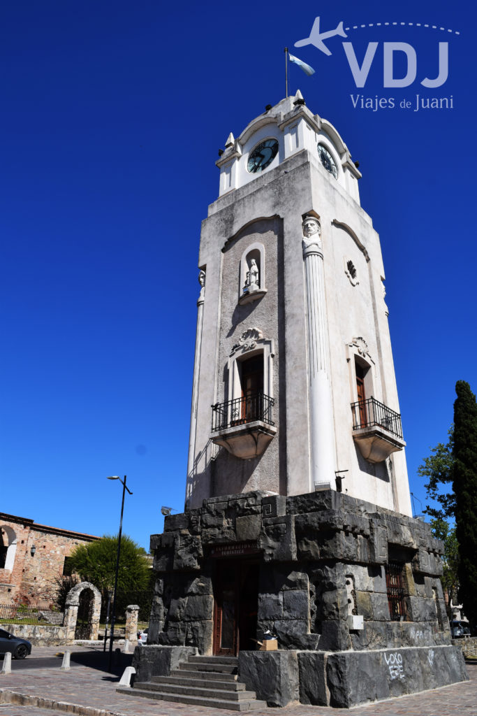 Torre del reloj secretaria de turismo local